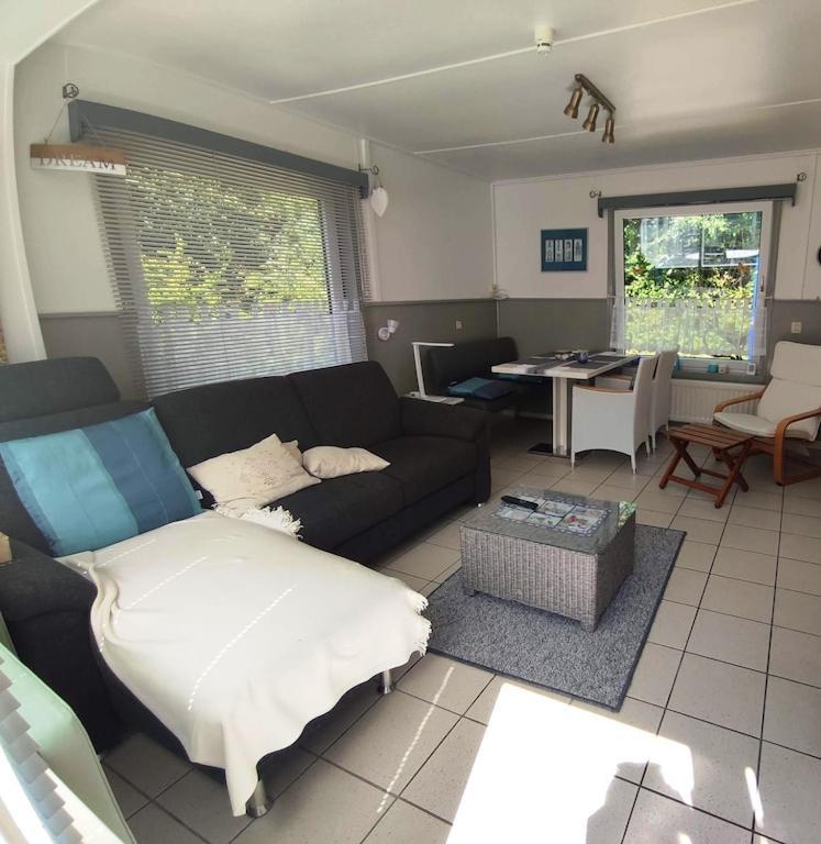 Vakantiehuis Hollum Ameland Dichtbij Strand En Met Ruime Tuin - Ameland39 Nl Exterior foto