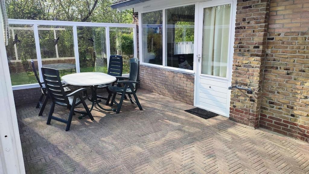Vakantiehuis Hollum Ameland Dichtbij Strand En Met Ruime Tuin - Ameland39 Nl Exterior foto