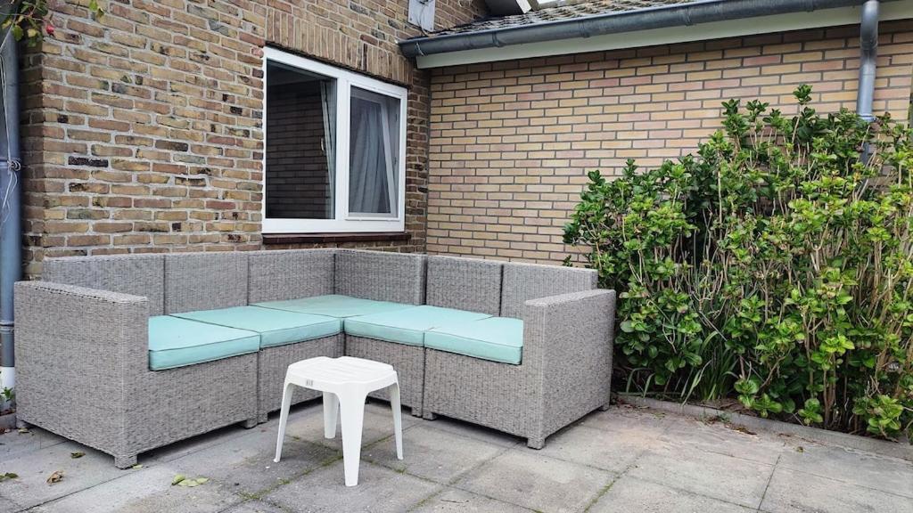 Vakantiehuis Hollum Ameland Dichtbij Strand En Met Ruime Tuin - Ameland39 Nl Exterior foto